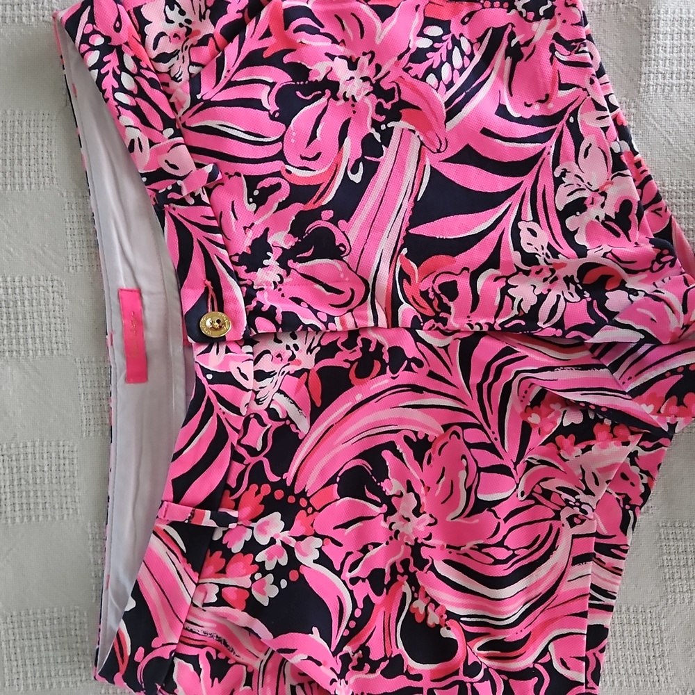 Lilly Pulitzer Flirty Fins And Feathers, Pink and Navy Floral Shorts